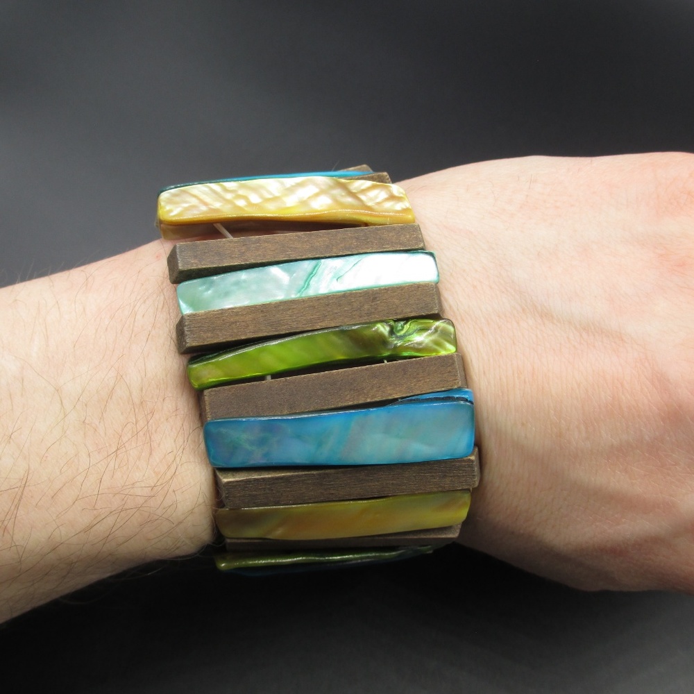 Vintage Interesting Colorful Wood & Shell Bracelet - Picture 2 of 4